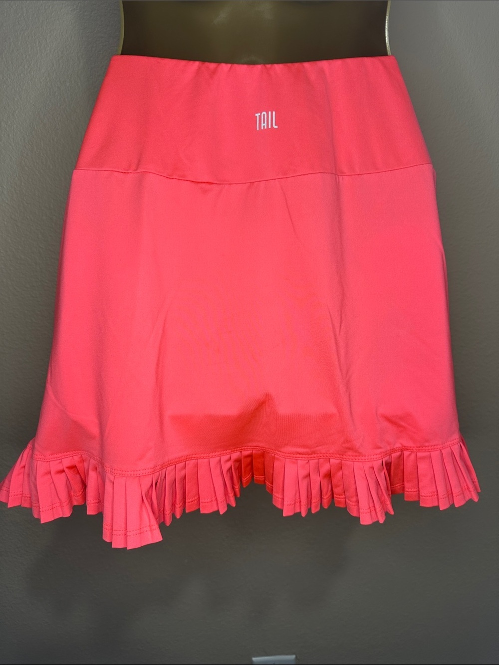 TAIL Women’s Neon Coral Pleated Hem Tennis Skirt w/hidden shorts, Size S, EUC - Picture 3 of 5